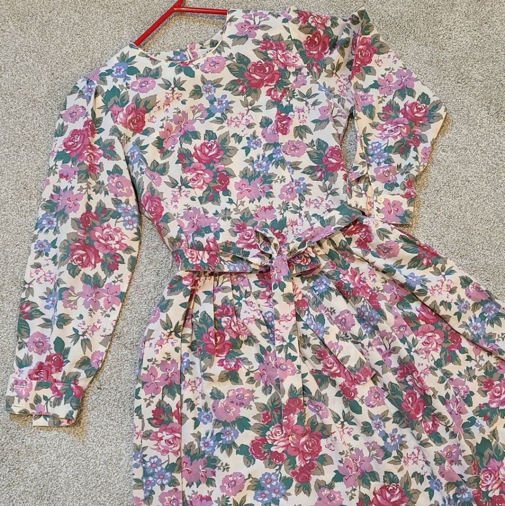 Floral pleated dress